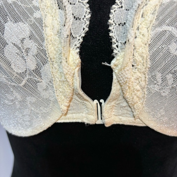 Bundle (3) Vintage Warners Lace Bra Size 36B - Picture 2 of 9